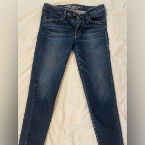 American Eagle cropped jagging with skinny legs for women
